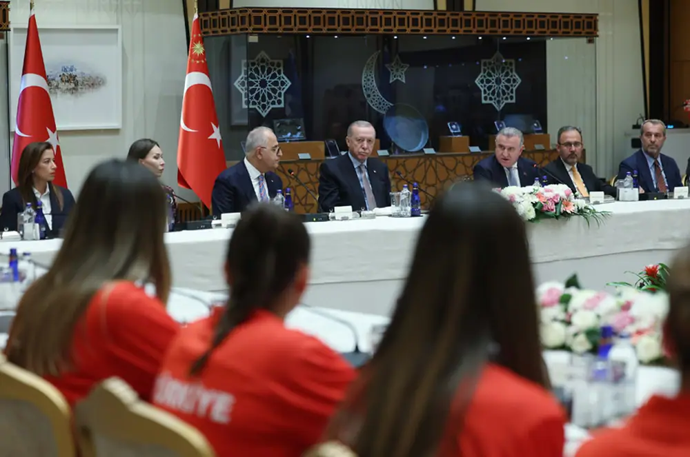 Erdoğan, Dünya İkincisi Voleybolcuları Kabul Etti 3 Erdoğan, Dünya İkincisi Voleybolcuları Kabul Etti 3