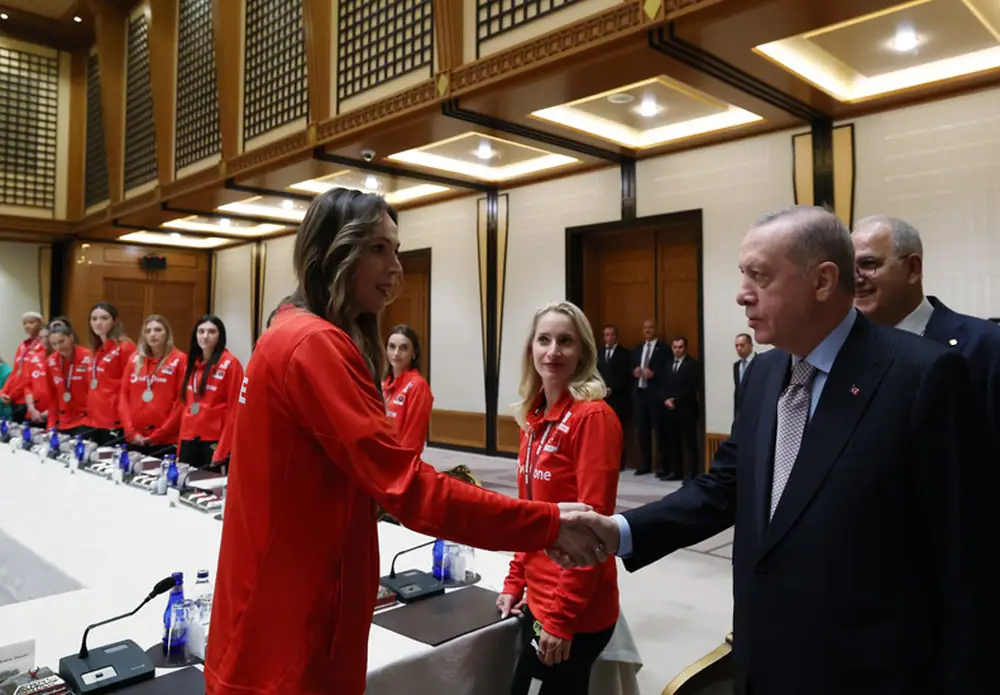 Erdoğan, Dünya İkincisi Voleybolcuları Kabul Etti 4 Erdoğan, Dünya İkincisi Voleybolcuları Kabul Etti 4