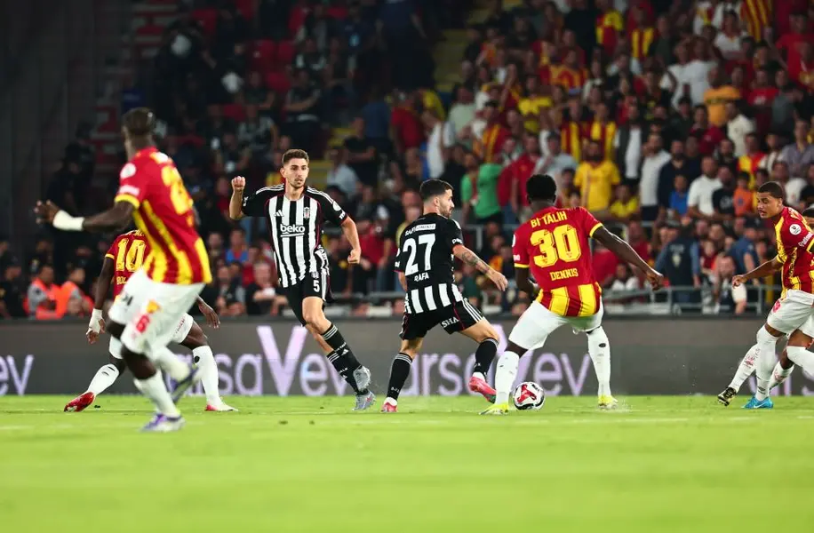 Göztepe, Beşiktaş'ı 3-0 Yendi! Siyah-Beyazlılar İzmir'de Dağıldı 3 Göztepe, Beşiktaş'ı 3-0 Yendi! Siyah-Beyazlılar İzmir'de Dağıldı 3