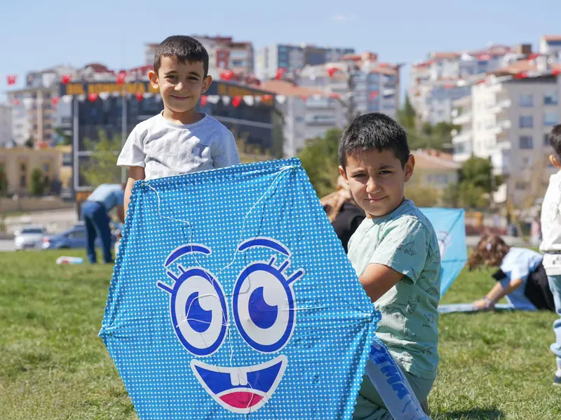 Etimesgut'ta Avrupa Hareketlilik Haftası Kapsamında Uçurtma Şenliği 1 Etimesgut'ta Avrupa Hareketlilik Haftası Kapsamında Uçurtma Şenliği 1