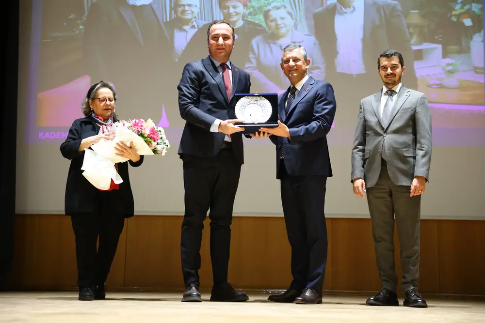 CHP Lideri Özel: "Gerekirse Ölümü Göze Alacağız" 2 CHP Lideri Özel: "Gerekirse Ölümü Göze Alacağız" 2