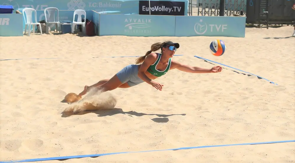 Balıkesir'de Plaj Voleybolu Heyecanı Sürüyor 1 Balıkesir'de Plaj Voleybolu Heyecanı Sürüyor 1