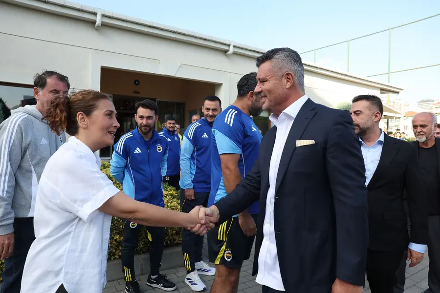 Saran'dan Futbol Akademisine Ziyaret 1 Saran'dan Futbol Akademisine Ziyaret 1
