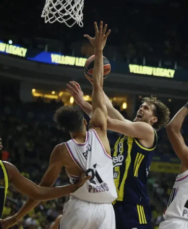 Fenerbahçe Beko, EuroLeague’e Galibiyetle Başladı 8 fenerbahçe beko 3
