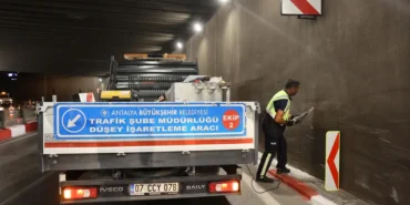 Büyükşehir Belediyesi alt ve üst geçitleri daha güvenli hale getiriyor (2)