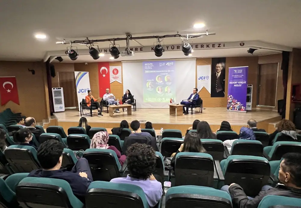 Keçiören'de Yapay Zeka Zirvesi Gerçekleştirildi 1 Keçiören'de Yapay Zeka Zirvesi Gerçekleştirildi 1