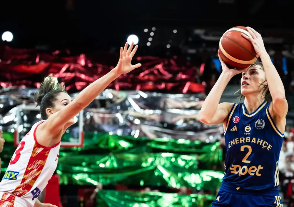 Fenerbahçe Opet, EuroLeague'ye Galibiyetle Başladı 2 Fenerbahçe Opet, EuroLeague'ye Galibiyetle Başladı 2