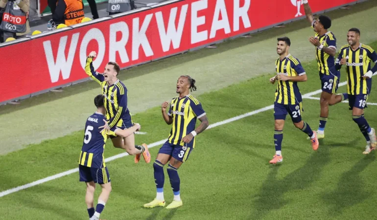 Kerem Aktürkoğlu: "Bugün Müthiş Bir Atmosfer Vardı" 6 kerem archie brown fenerbahçe