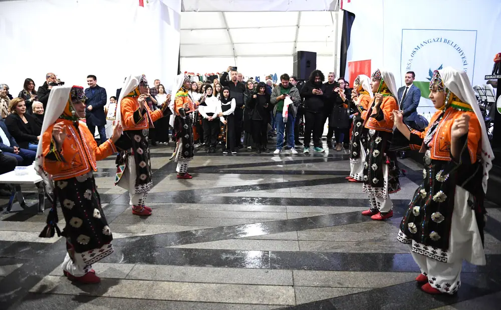 Osmangazi'de Cumhuriyet Kadınları Festivali Düzenlendi 1 Osmangazi'de Cumhuriyet Kadınları Festivali Düzenlendi 1