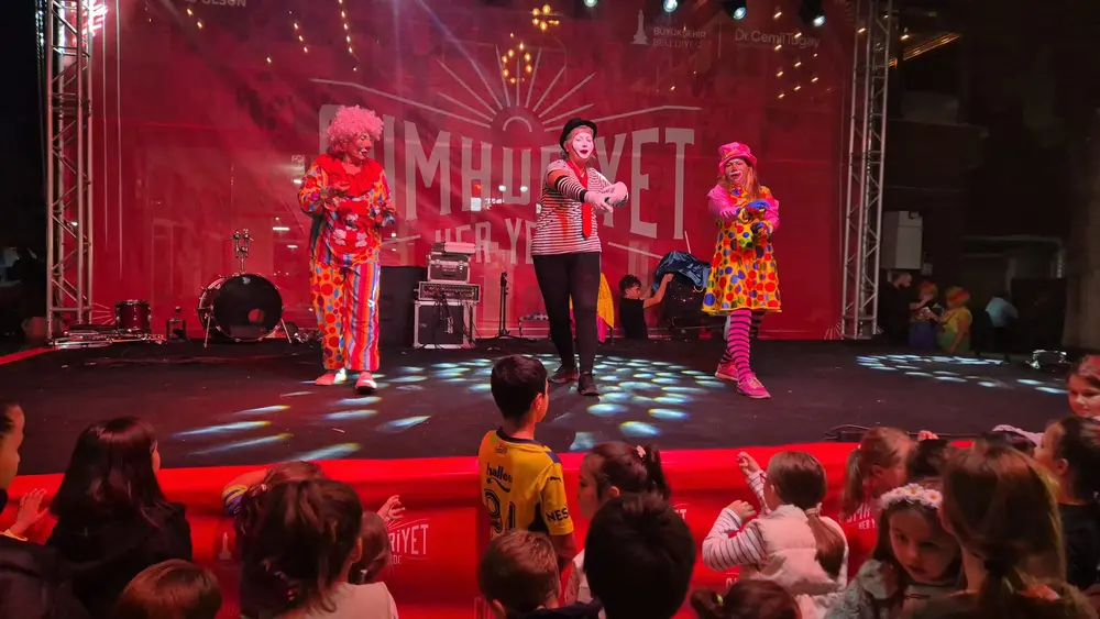 Menderes’te Cumhuriyet Coşkusu Başladı 1 Menderes’te Cumhuriyet Coşkusu Başladı 1