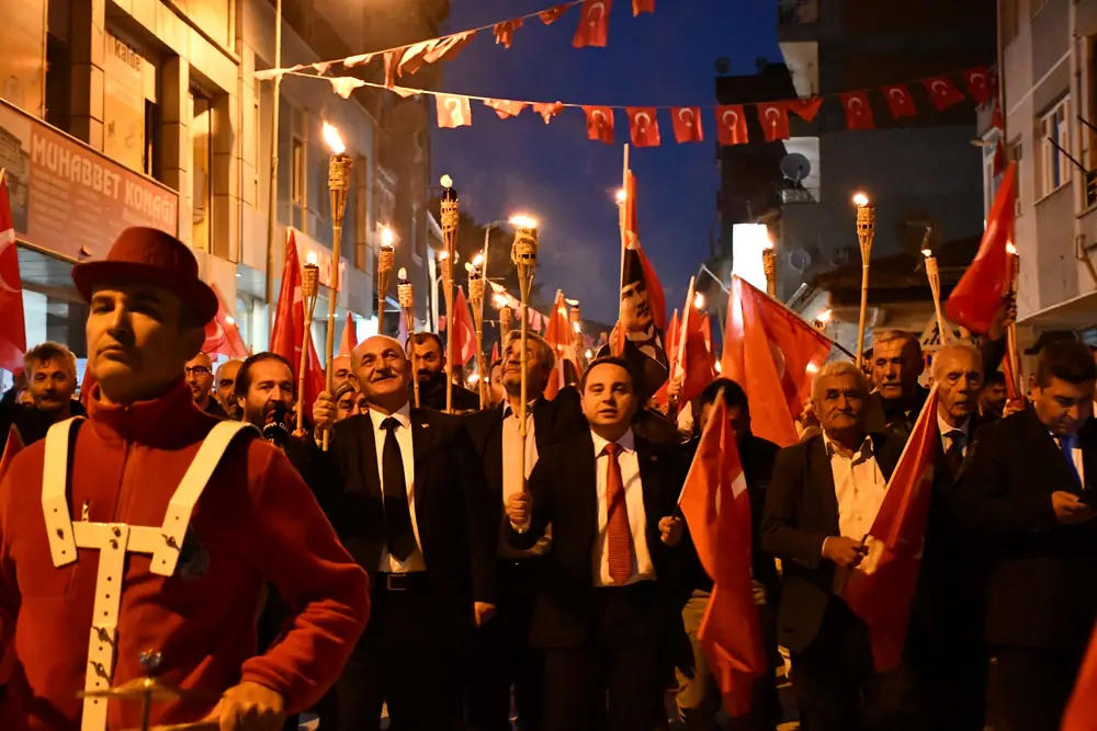 Kalecik'te Cumhuriyet Ateşi Yakıldı 2 Kalecik'te Cumhuriyet Ateşi Yakıldı 2