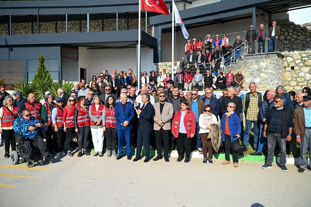 Başkan Deviren: “Gemlik Kafe Halkın Malıdır, Yıktırmayacağız” 1 Başkan Deviren: “Gemlik Kafe Halkın Malıdır, Yıktırmayacağız” 1