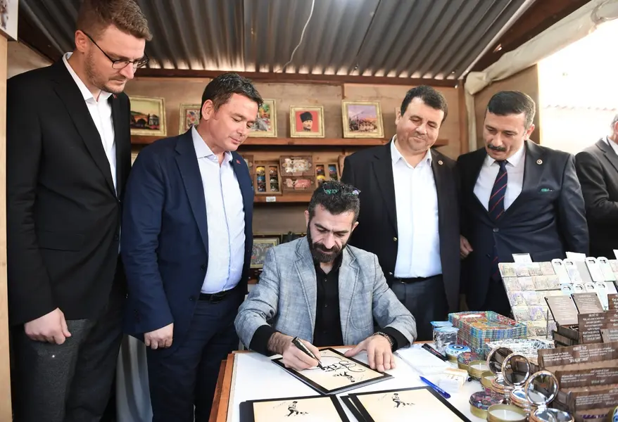 Edebiyatın Kalbi Osmangazi’de Atıyor 1 Edebiyatın Kalbi Osmangazi’de Atıyor 1