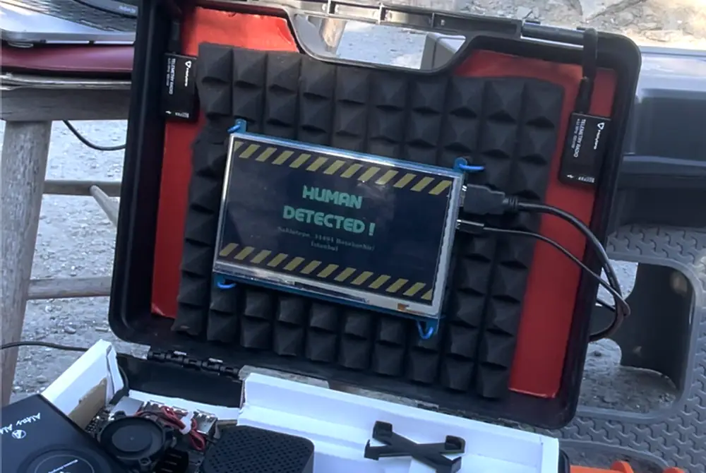 BİLGİ Öğrencisi Enkaz Altında Yaşam Belirtisi Tespit Eden Cihaz Geliştirdi 1