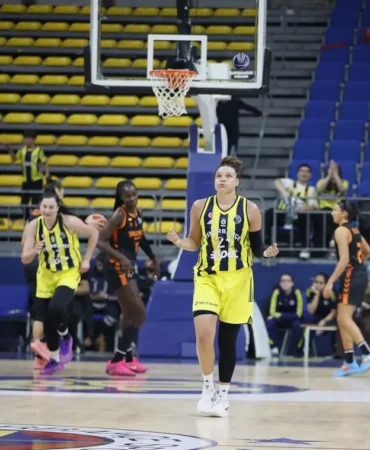 Fenerbahçe Opet, Nesibe Aydın Deplasmanında 8 fenerbahçe opet 2