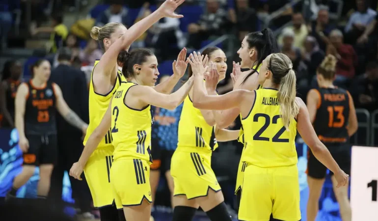 Fenerbahçe Opet Olympiacos Deplasmanında 11 fenerbahçe opet