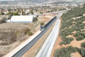 Elmalı Toptancı Hal Yoluna Sıcak Asfalt (5)