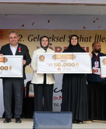 Keçiören Yöresel Yemek Yarışması'nda Ödüller Sahiplerini Buldu 8 en_hunerli_lezzet_ustalari_odullerine_kavustu_kecioren.bel.tr_21847