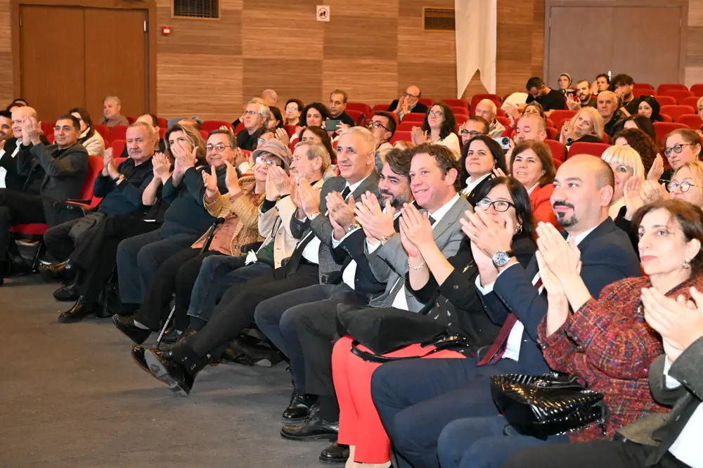 2025 İlhan Berk Şiir Ödülü Oğulcan Kütük'ün Oldu 1 2025 İlhan Berk Şiir Ödülü Oğulcan Kütük'ün Oldu 1