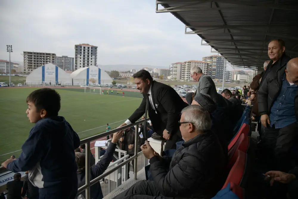 Kahramankazan Belediyespor Liderliğe Yükseldi 1 Kahramankazan Belediyespor Liderliğe Yükseldi 1