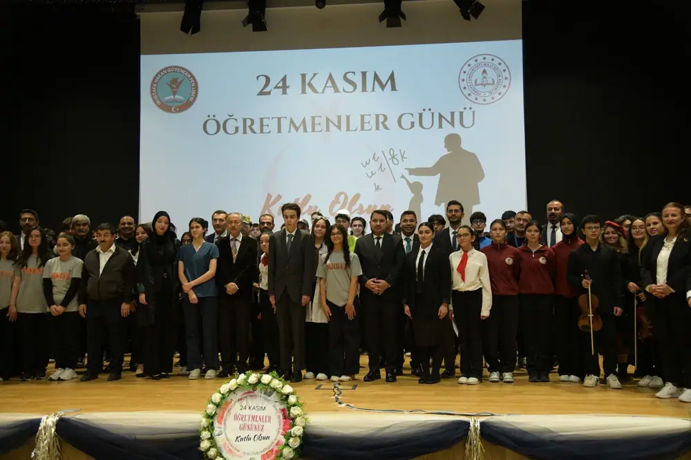 24 Kasım Öğretmenler Günü Kahramankazan'da Kutlandı 1