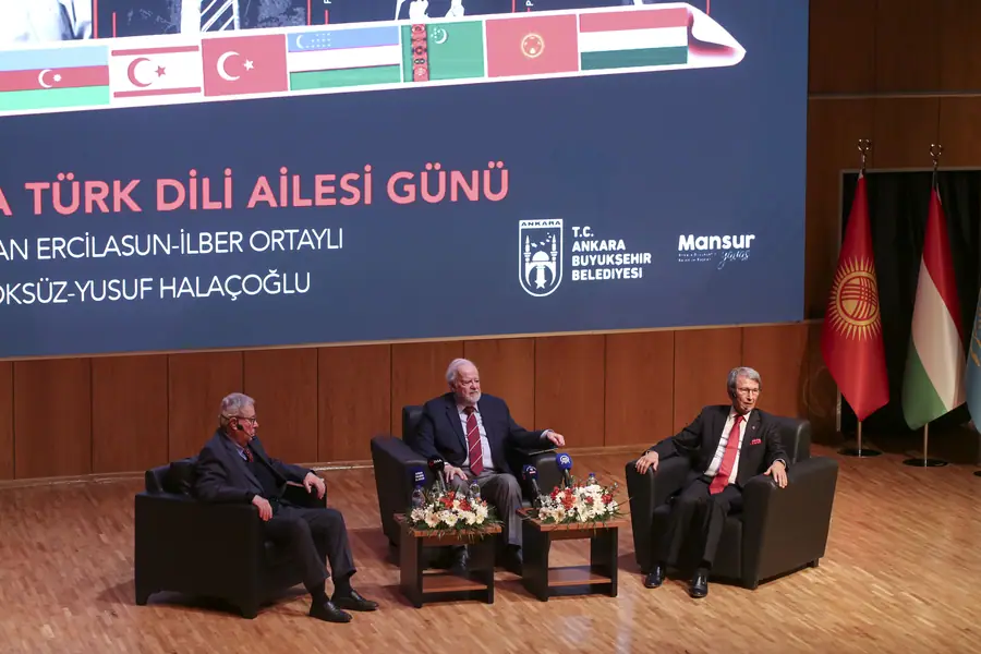Ankara Büyükşehir'den "Dünya Türk Dili Ailesi Günü" Paneli 1