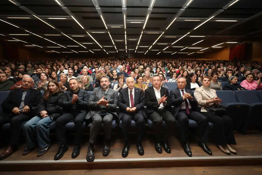 Yenimahalle'de 7. Tiyatro Festivali Perdelerini Açtı 2