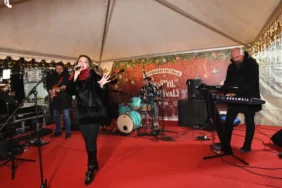Yeni Yıl Festivali’nde Şarkılar Bursalıların İçini Isıttı (1)