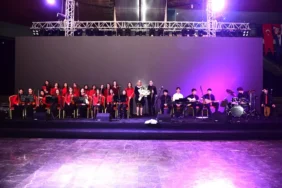 Osmangazi Belediyesi Gençlik Orkestrası ve Korosu’ndan “Yeni Yıla Merhaba” Konseri (8)
