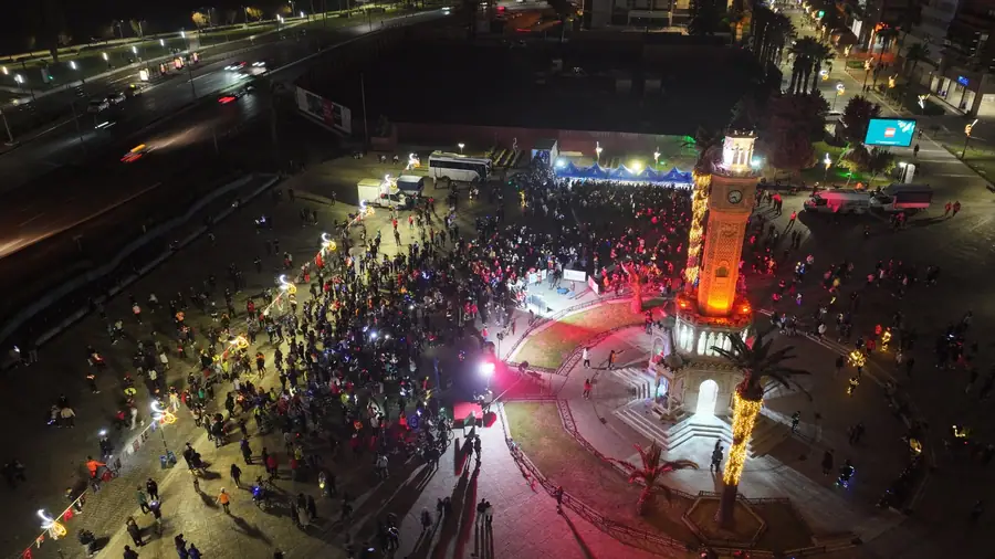 İzmir'de En Uzun Gece Koşusu Yapıldı 1
