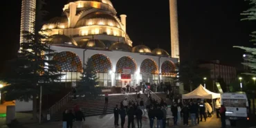 Kahramankazan'da Regaip Kandili'nde Lokma İkramı 7 REGAİP KANDİLİ’NDE LOKMA İKRAM EDİLDİ (2)