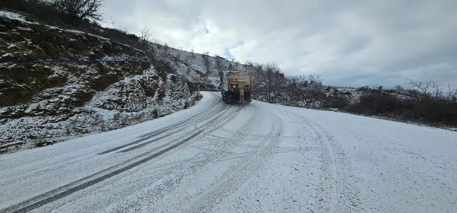 İzmir'in Yüksek Kesimlerinde Karla Mücadele Çalışmaları Sürüyor 2