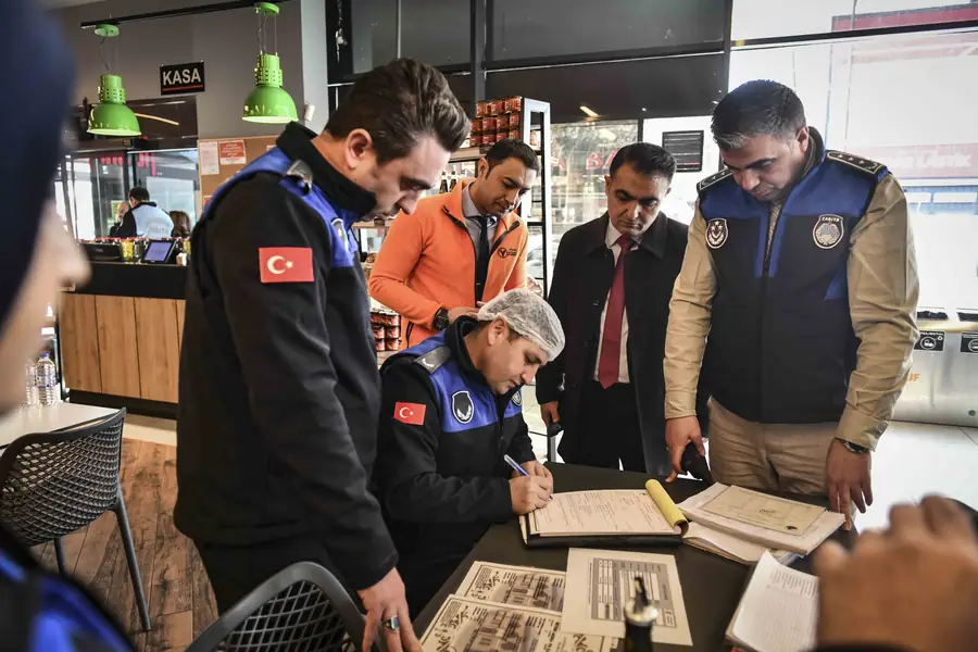 Ankara'da Büyükşehir ve İlçe Belediye Zabıtalarından Yılbaşı Denetimi 1