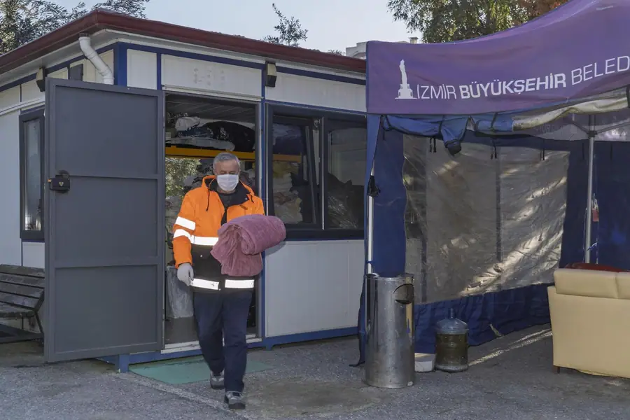 İzmir'de Kış Aylarında Evsizlere Barınma Desteği 1