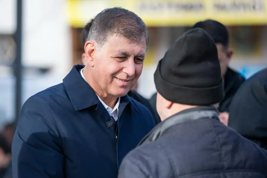 İzmir Büyükşehir Belediyesi'nden Emeklilere Destek Artışı 1 İzmir Büyükşehir Belediyesi'nden Emeklilere Destek Artışı 1