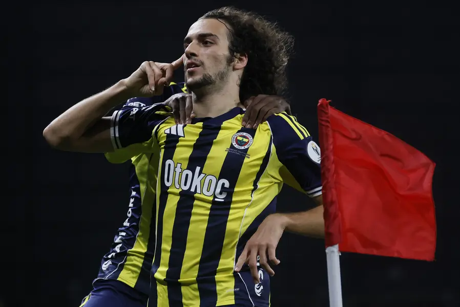 Fenerbahçe, Süper Kupa'nın Sahibi Oldu… Maçın oyuncusu Matteo Guendouzi 1