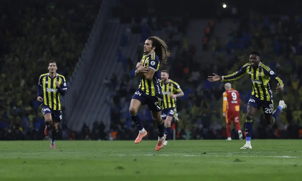 Fenerbahçe, Süper Kupa'nın Sahibi Oldu… Maçın oyuncusu Matteo Guendouzi 2
