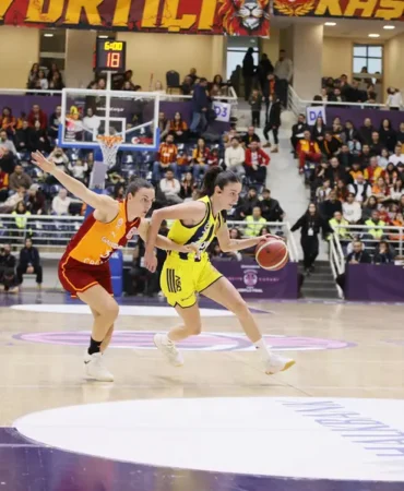 Fenerbahçe Opet, Galatasaray'ı Geçerek Kupayı Müzesine Götürdü 12 fenerbahçe opet -galatasaray 3