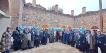 Manisa'da Kültür Turlarına 9 Bin 767 Kadın Katıldı 7 Büyükşehir’le Binlerce Kadın Kültürel Gezilerde Buluştu (1)