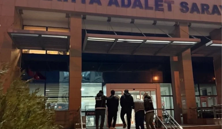 Kahta'da Uyuşturucu Operasyonu: 4 Tutuklama 3 Haber Görseli