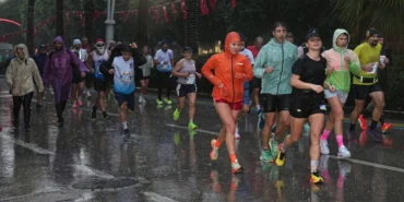 16. Uluslararası Adana Kurtuluş Yarı Maratonu Koşuldu 4 Haber Görseli