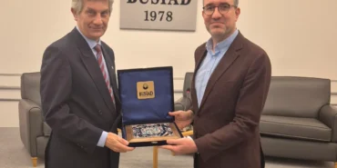 Felsefe Söyleşilerinde Yapay Zeka Tartışıldı: "Üretken Değil, Türetken" 5 Haber Görseli