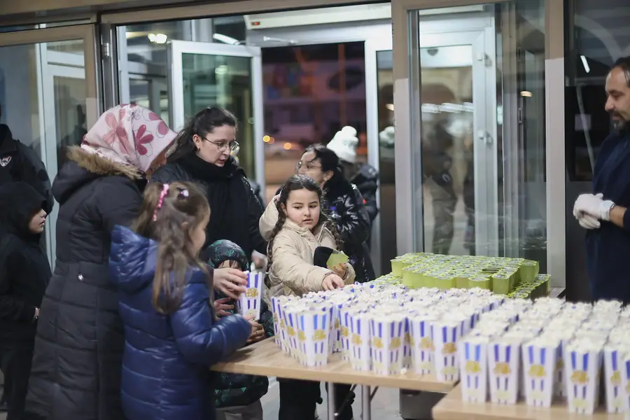 Nevşehir'de Yarıyıl Şenliğinde Çocuklar Sinemayla Buluştu 1 Nevşehir'de Yarıyıl Şenliğinde Çocuklar Sinemayla Buluştu 1