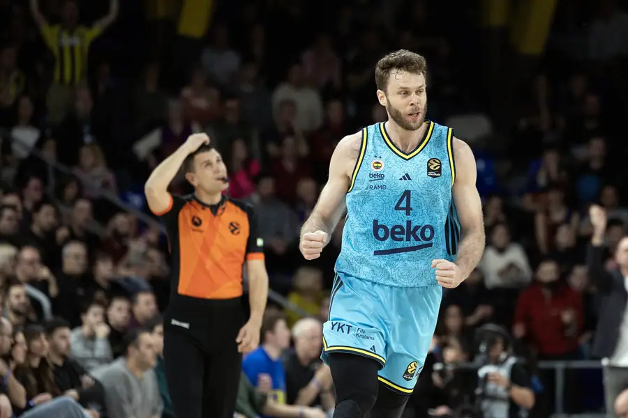 Fenerbahçe Beko Barcelona'yı Deplasmanda Mağlup Etti 2