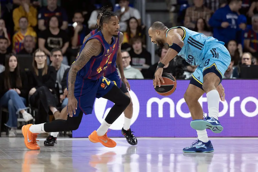 Fenerbahçe Beko Barcelona'yı Deplasmanda Mağlup Etti 3