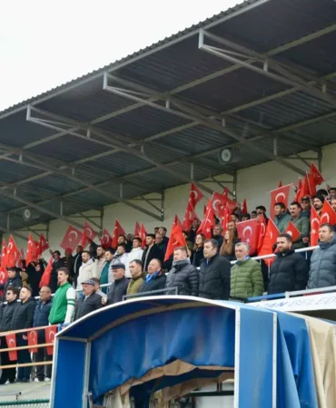 Kahramankazan Belediyespor Evinde Eşme Belediyespor'u Ağırladı 7 KAHRAMANKAZAN’DA BEKLENMEDİK MAĞLUBİYET LİDERLİK KOLTUĞU ELDEN GİTTİ (4)