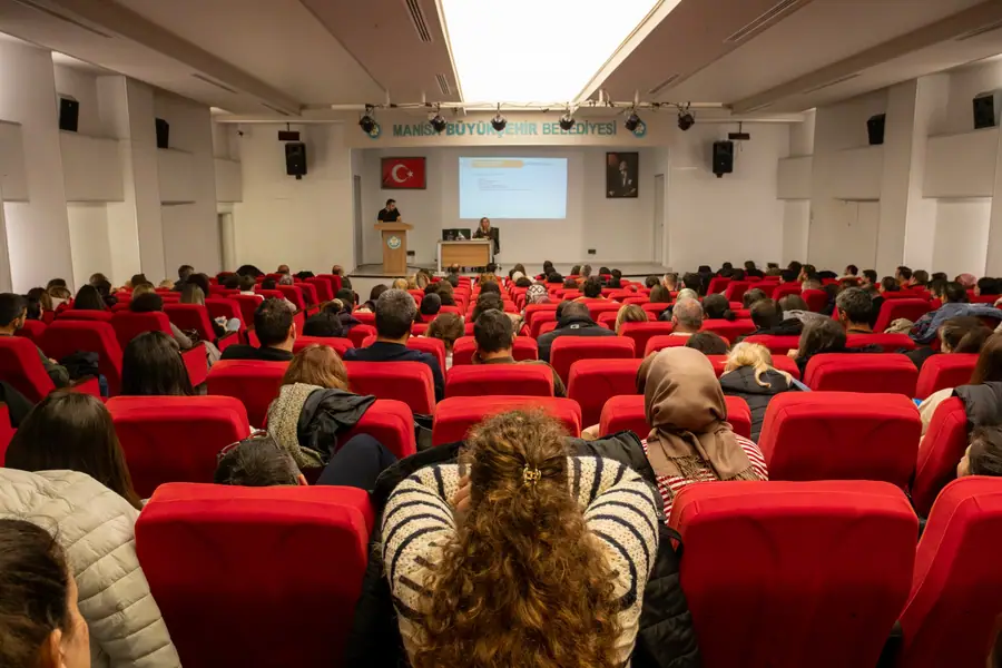 Manisa'da Öğretmenlere "Maarif Modeli" Tanıtıldı 1