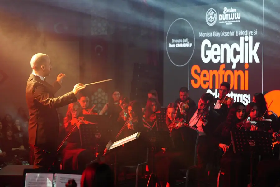 Manisa Büyükşehir Belediyesi Gençlik Senfoni Orkestrası İlk Kez Sahne Aldı 2 Manisa Büyükşehir Belediyesi Gençlik Senfoni Orkestrası İlk Kez Sahne Aldı 2