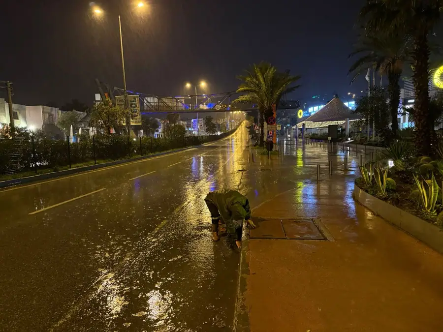 Bodrum'da Yağış Uyarısı Sonrası Belediye Ekipleri Sahada 1 Bodrum'da Yağış Uyarısı Sonrası Belediye Ekipleri Sahada 1