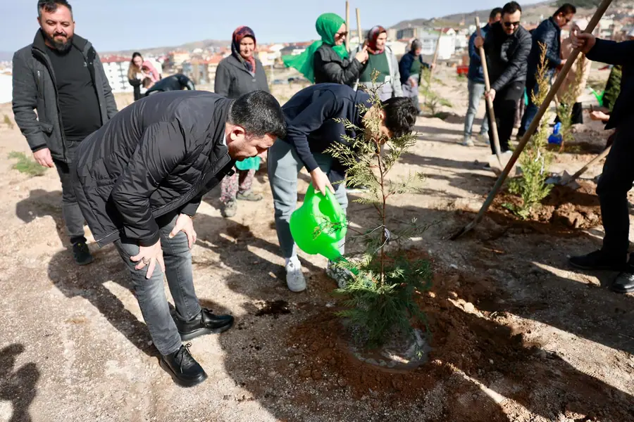 Nevşehir'de Hatıra Ormanı… Binlerce Fidan Dikildi 2 Nevşehir'de Hatıra Ormanı… Binlerce Fidan Dikildi 2